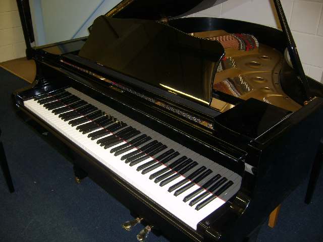 yamaha grand pianos C7B